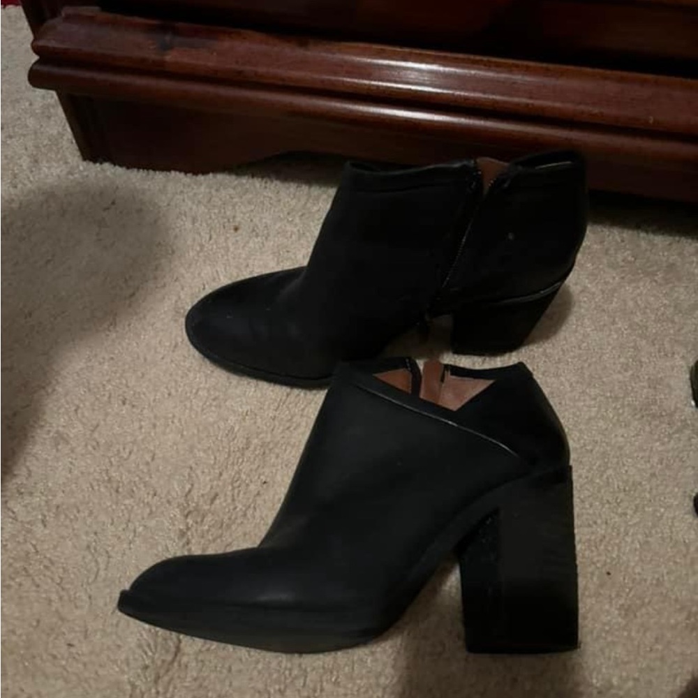 Lucky Brand booties size 6.5